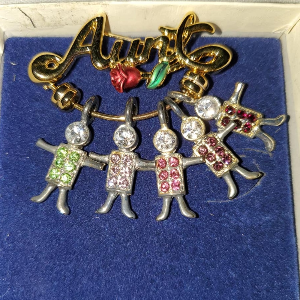 Birthstone brats Aunt pin with 5 brats